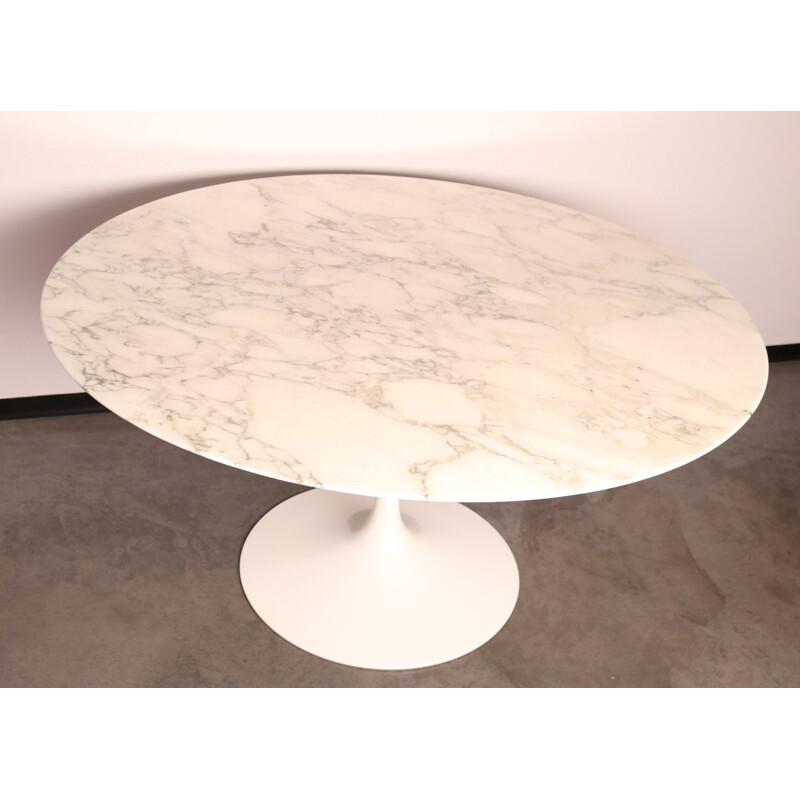 Table vintage Tulip en marbre blanc Arabesco par Eero Saarinen pour Knoll