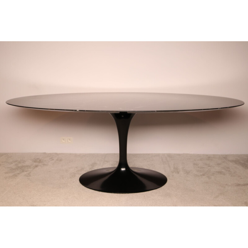 Vintage ovale tulip dining table in Nero Maquina marble by Eero Saarinen for Knoll, Germany