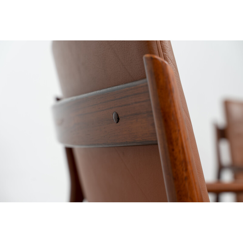 Pareja de sillones vintage modelo 431 en cuero y madera de Arne Vodder para Pander