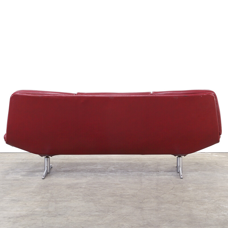 Vintage 3 seater sofa in red leatherette - 1960s