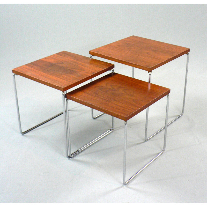Ensemble de tables gigognes en bois et métal - 1970