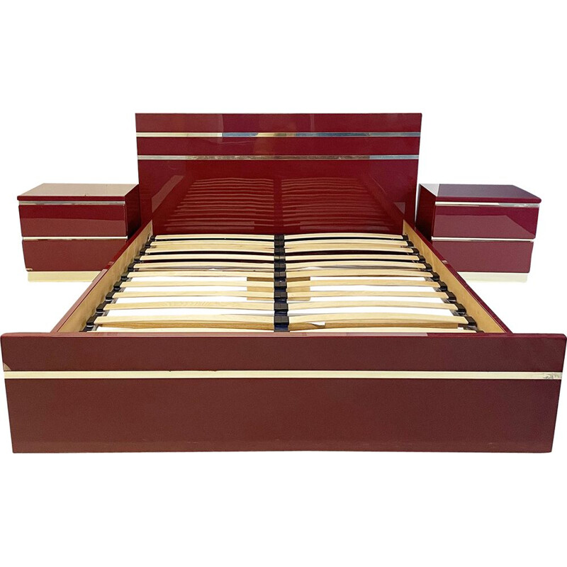 Cama dupla Vintage Hollywood Regency Burgundy com par de mesas de cabeceira por Eric Maville, 1970