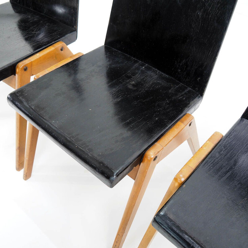 Ensemble de 6 chaises vintage empilables en placage de pin peint en noir pour Robin Day, 1960