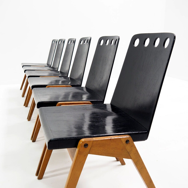 Set of 6 vintage black painted pine veneer stacking chairs for Robin Day, 1960s