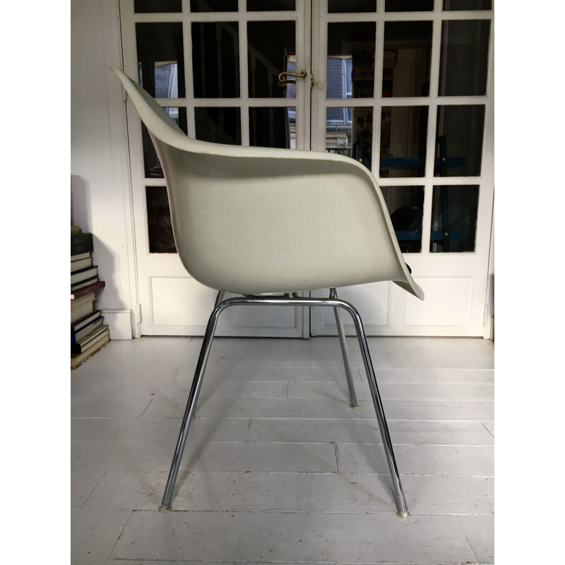 Vintage chair by Charles & Ray Eames for Herman Miller, 1950s