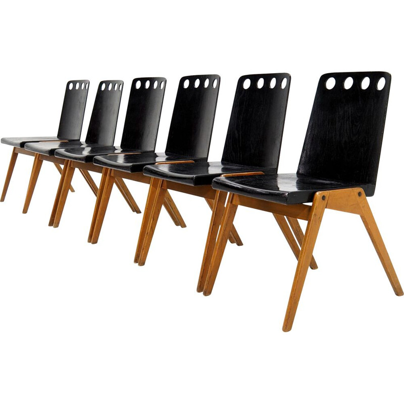 Set of 6 vintage black painted pine veneer stacking chairs for Robin Day, 1960s