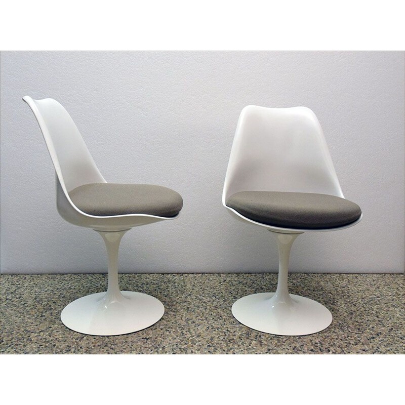 Pair of vintage Tulip swivel chairs from Knoll by Eero Saarinen