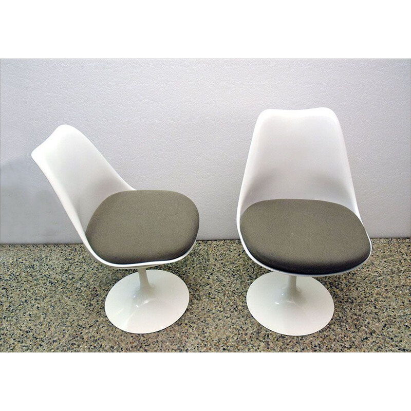 Pair of vintage Tulip swivel chairs from Knoll by Eero Saarinen