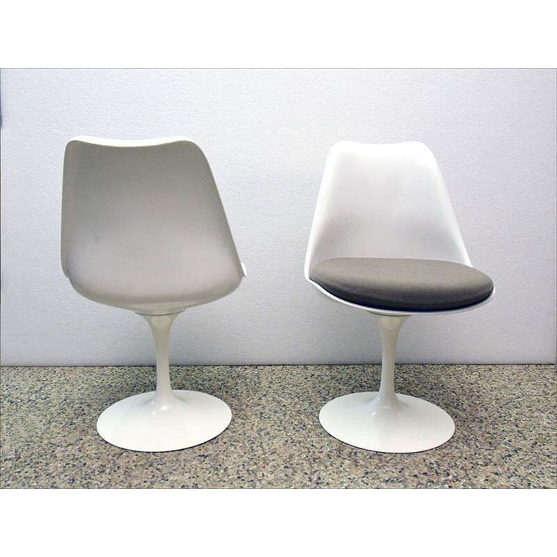 Pair of vintage Tulip swivel chairs from Knoll by Eero Saarinen