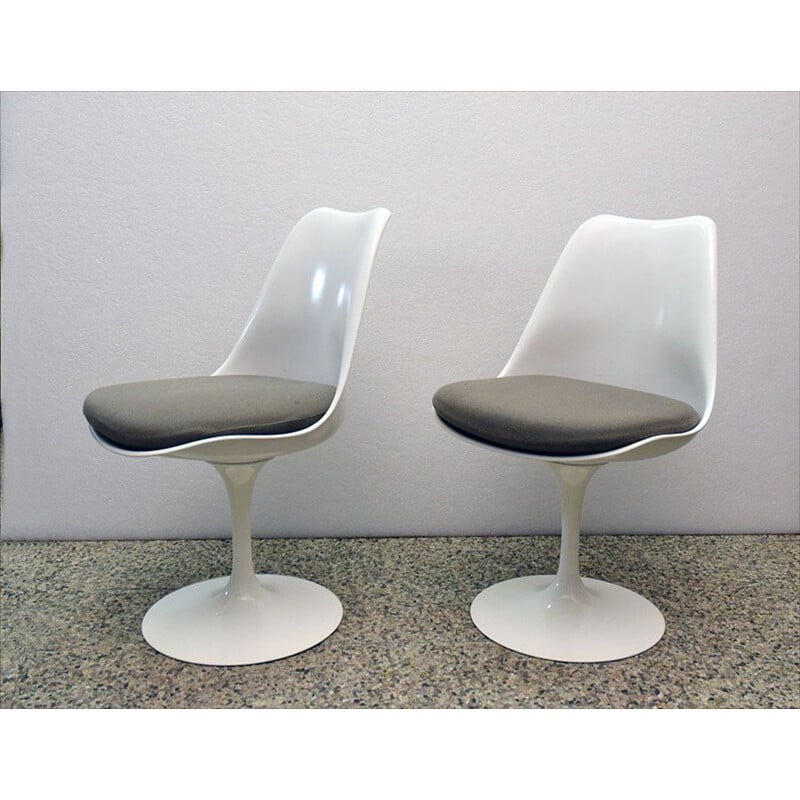 Pair of vintage Tulip swivel chairs from Knoll by Eero Saarinen