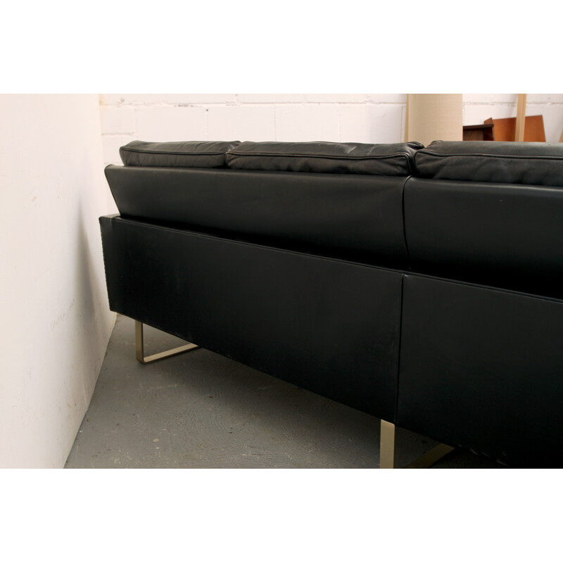 Canapé 4 places en cuir noir et métal - 1960