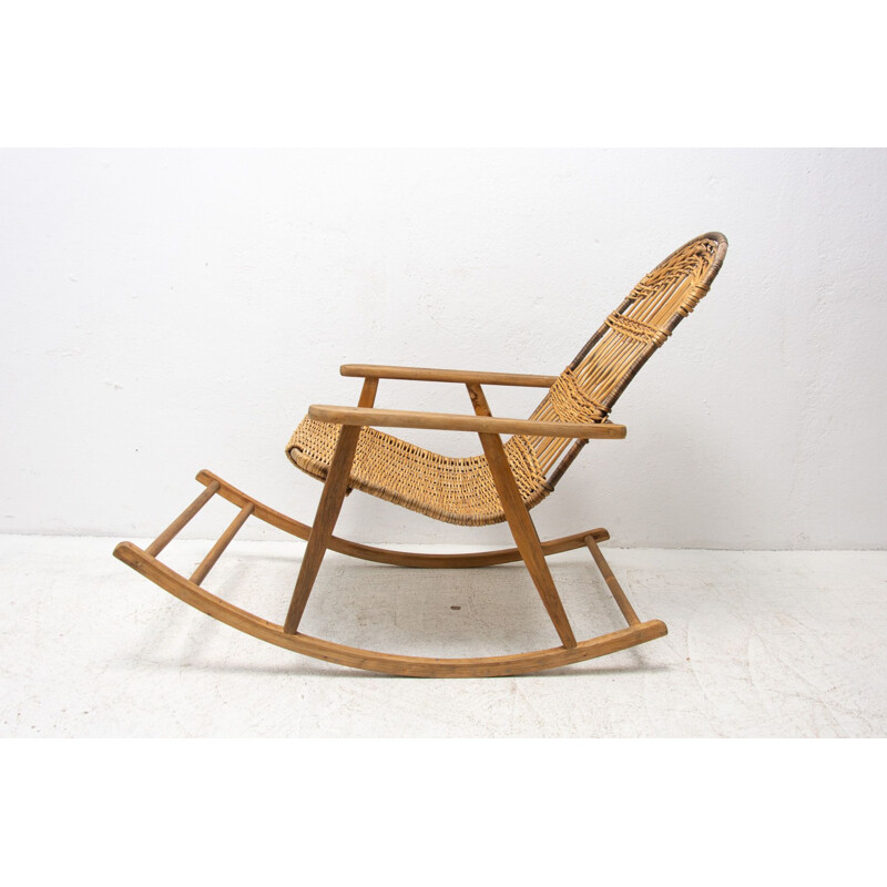 Chaise à bascule vintage en osier, Tchécoslovaquie 1960