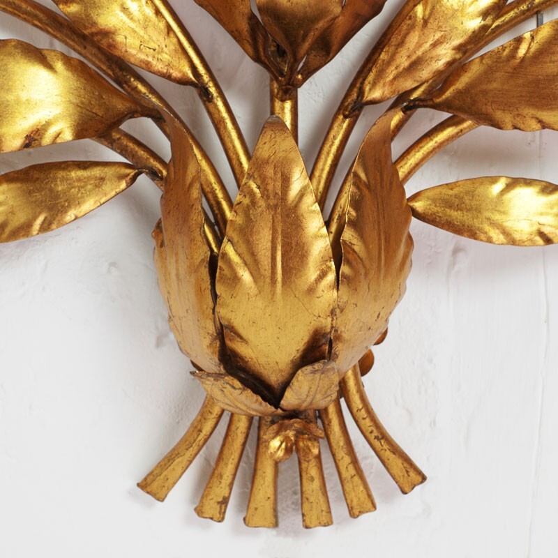 Grande applique à décor de feuillage en métal doré - 1970