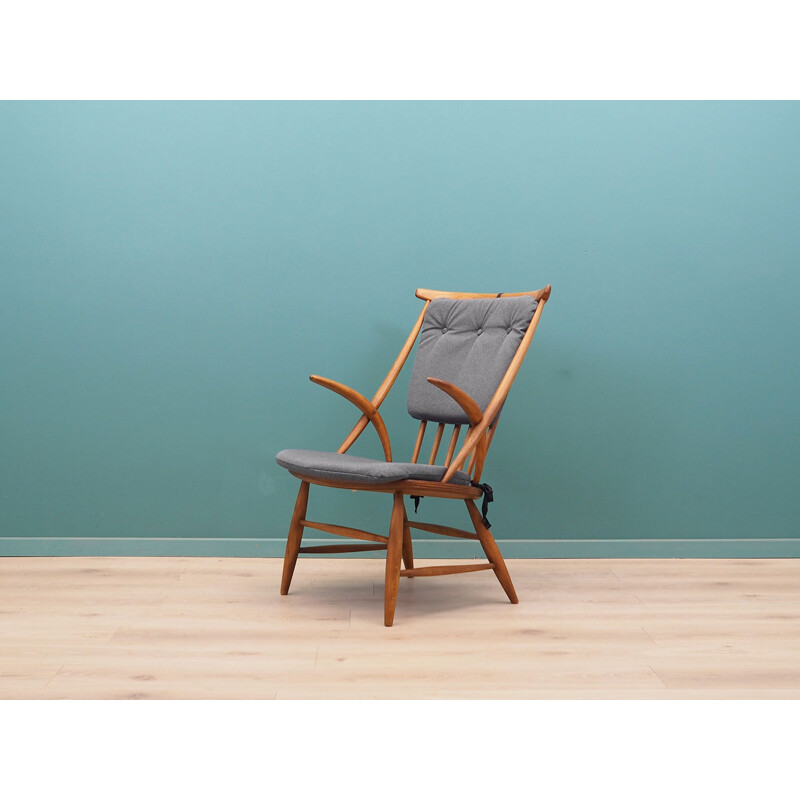 Vintage chair model Iw2 in beechwood by Illum Wikkelsø for Niels Eilersen, 1960s