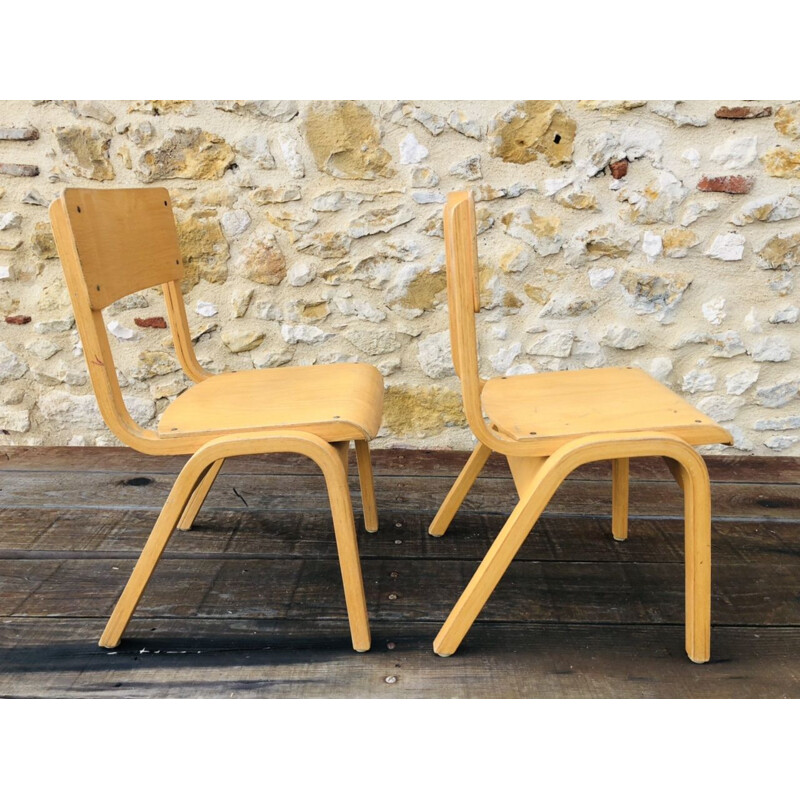 Pareja de sillas infantiles vintage de madera curvada, 1950-1960