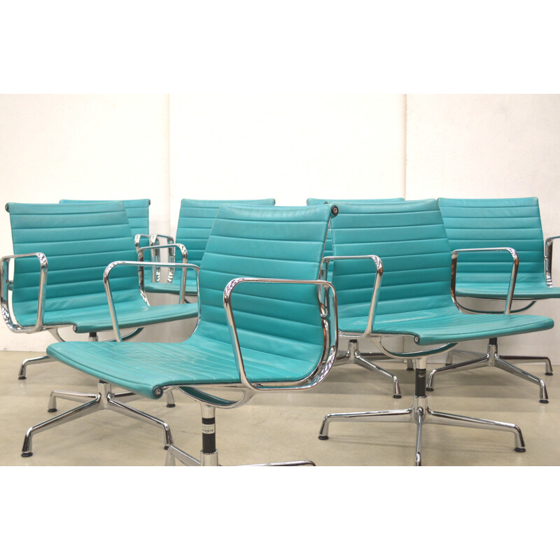 Fauteuil bureau "EA108" Vitra en cuir turquoise, Charles & Ray EAMES - 1990