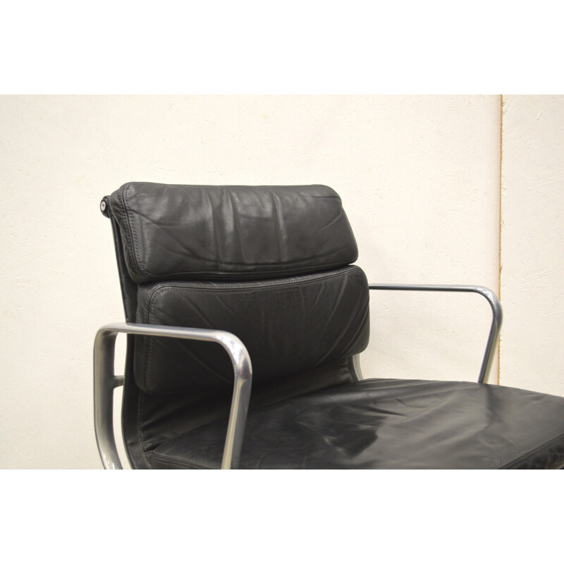 Herman Miller "EA208" armchair in black leather, Charles & Ray EAMES - 1990s