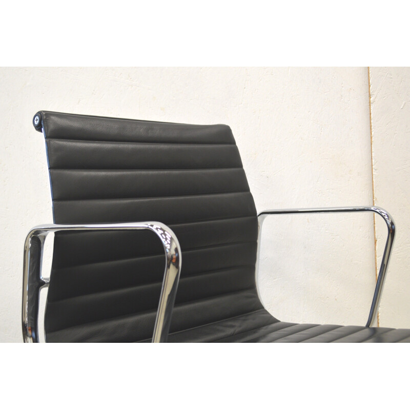Vitra "EA117" office chair in black leather, Charles EAMES - 2000s