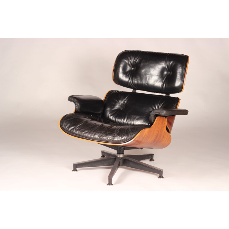 Poltrona vintage 670 in palissandro e pelle di Charles e Ray Eames per Herman Miller