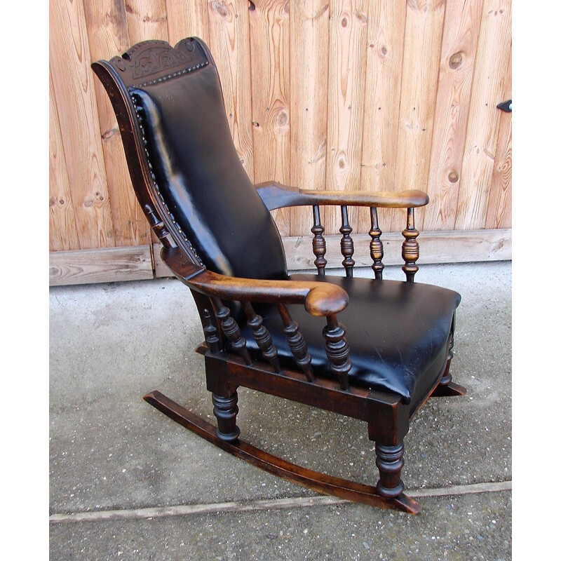 Chaise à bascule vintage en bois de chêne et cuir naturel