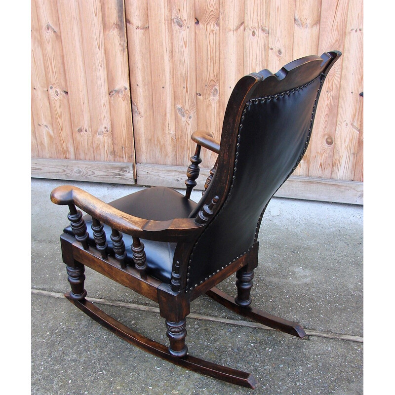 Chaise à bascule vintage en bois de chêne et cuir naturel