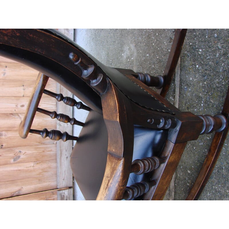 Chaise à bascule vintage en bois de chêne et cuir naturel