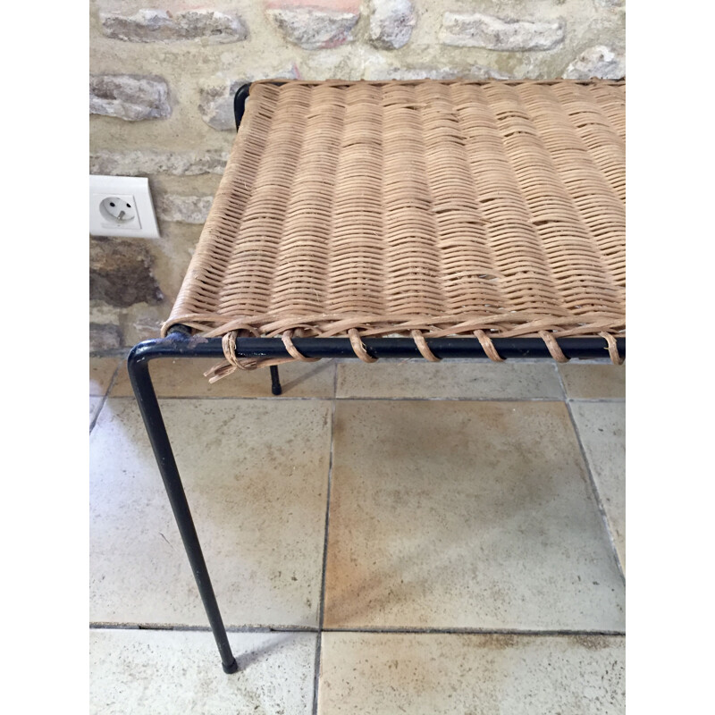 Mesa de metal vintage e de café rattan por Raoul Guys