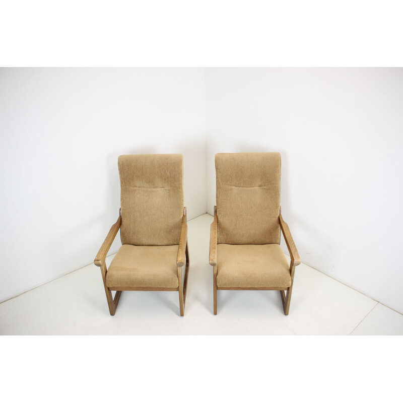 Ein Paar Vintage-Sessel aus Holz und Polsterung, Tschechoslowakei 1990