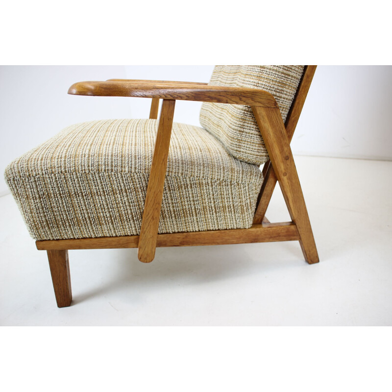 Paire de fauteuils vintage en bois de chêne par Krasna Jizba, Tchécoslovaquie 1960