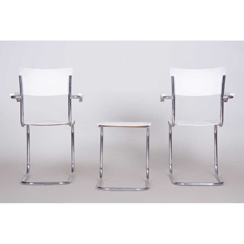 Ein Paar weiße Vintage-Stühle und Hocker von Mart Stam für Mucke Melder, 1930