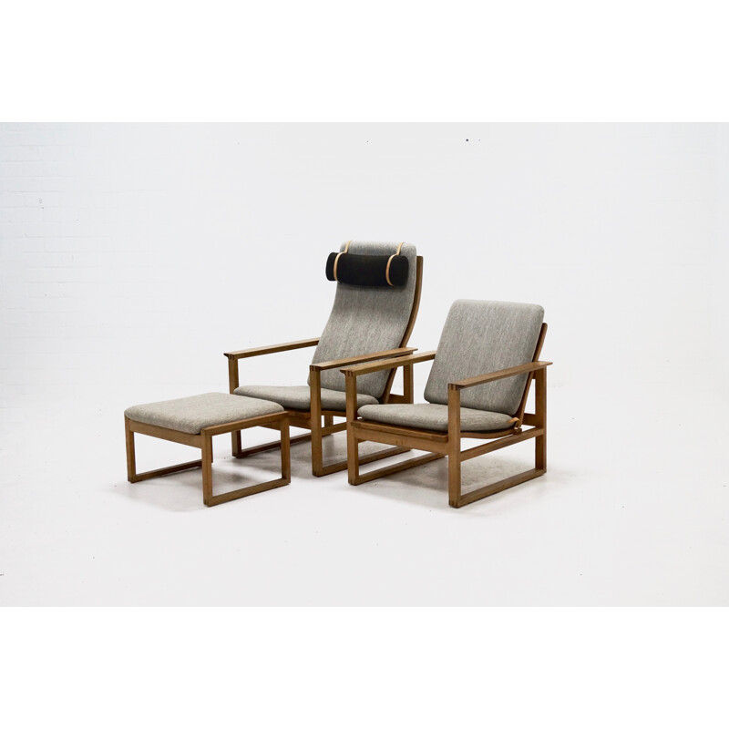Fredericia lounge chairs and ottoman in oak, Børge MOGENSEN - 1950s