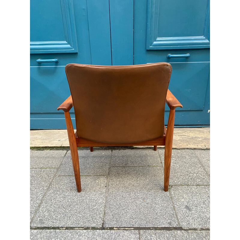 Paire de fauteuils vintage Diplomats en cuir marron et teck par Fini Juhl pour Cado