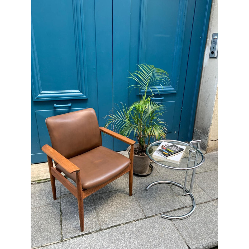 Paire de fauteuils vintage Diplomats en cuir marron et teck par Fini Juhl pour Cado