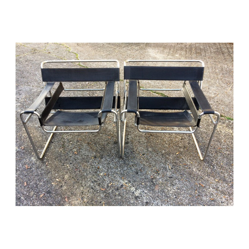 Wassily "B3" armchairs in chromed metal and black leather, Marcel BREUER - 1970s 