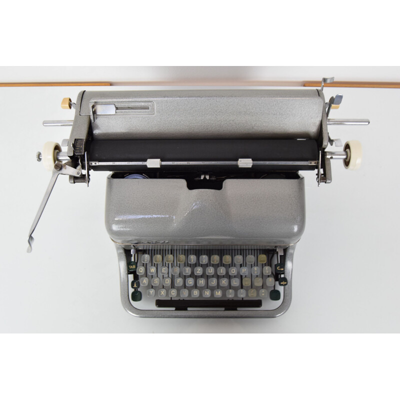 Machine à écrire vintage zeta en mètal, Tchèque 1960