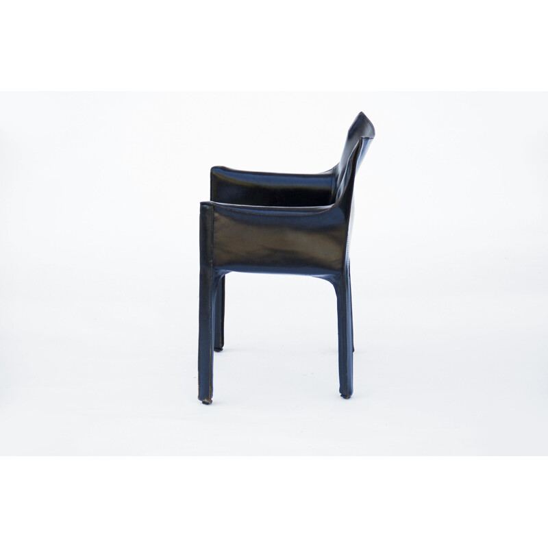 Fauteuil vintage Cab 413 en cuir noir par Mario Bellini, 1970