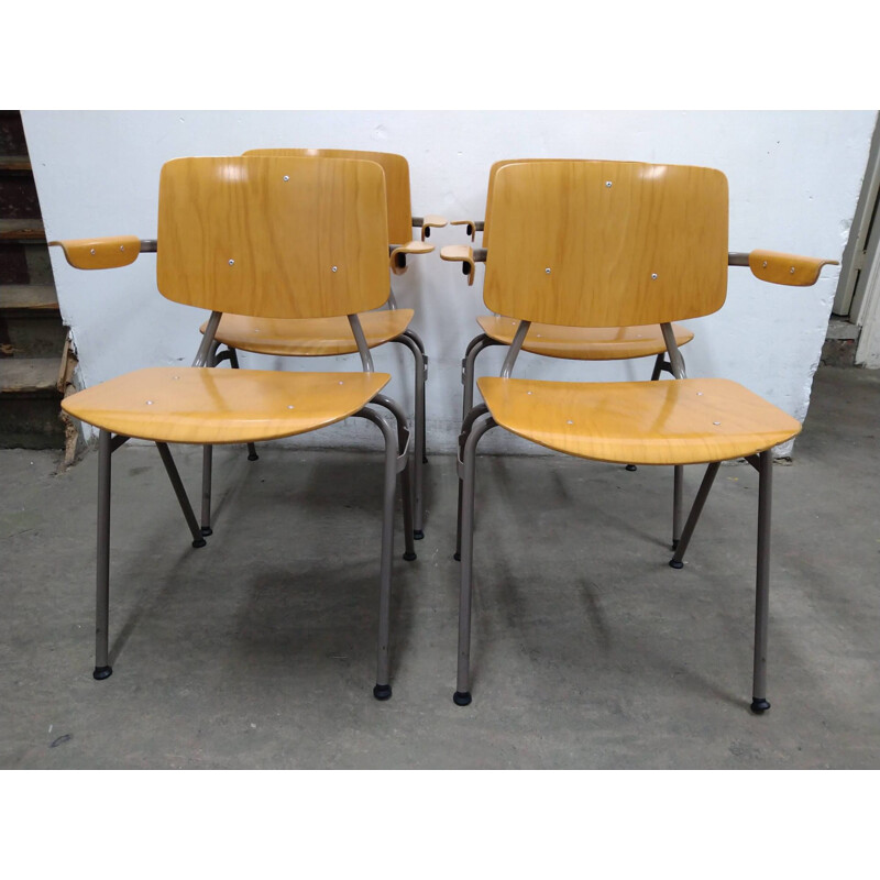 Set of 4 vintage chairs with armrests by Kho Liang Le for Car Katwijk