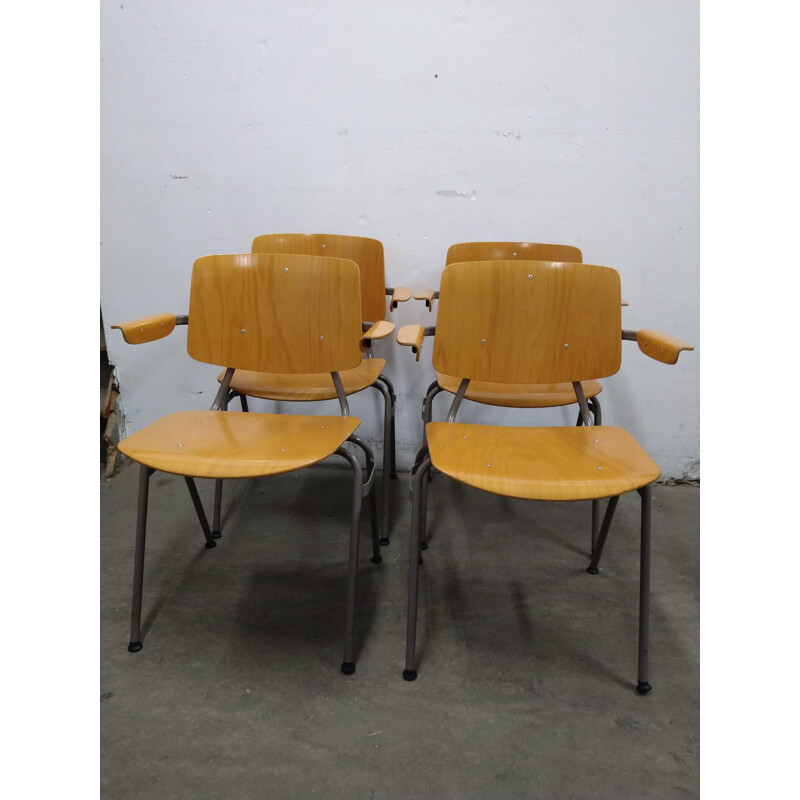 Set of 4 vintage chairs with armrests by Kho Liang Le for Car Katwijk