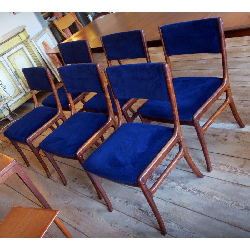 Set of 6 vintage Danish solid rosewood and blue velvet dining chairs by Ole Wanscher, 1960s