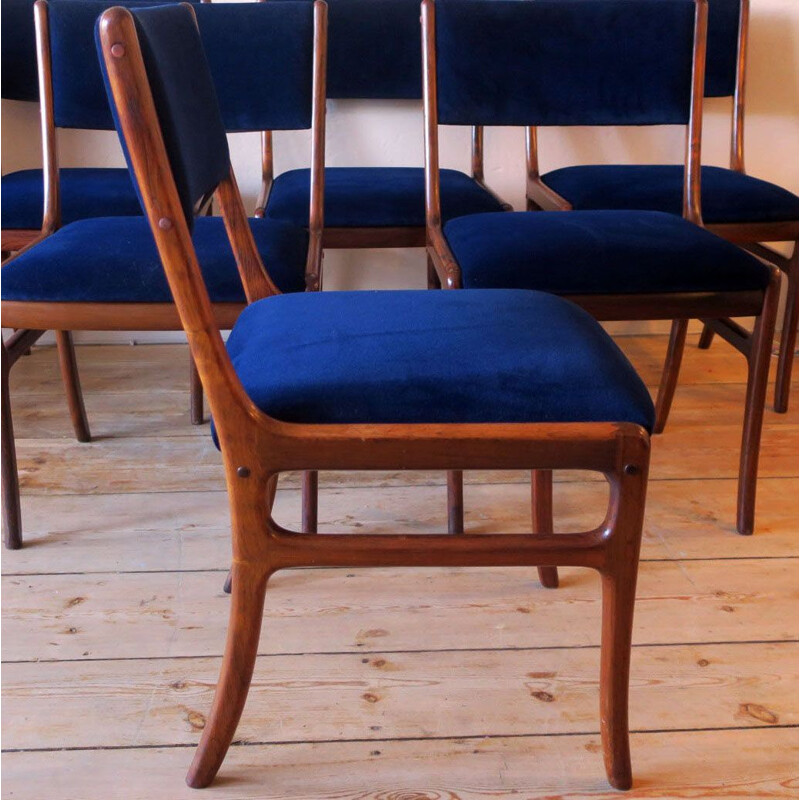 Ensemble de 6 chaises danoises vintage en palissandre massif et velours bleu par Ole Wanscher, 1960