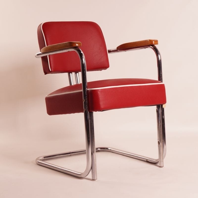 Fauteuil Bauhaus en fer chromé et simili cuir rouge - 1930