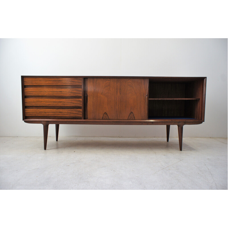 Scandinavian vintage sideboard in Rio rosewood by Omann Jun