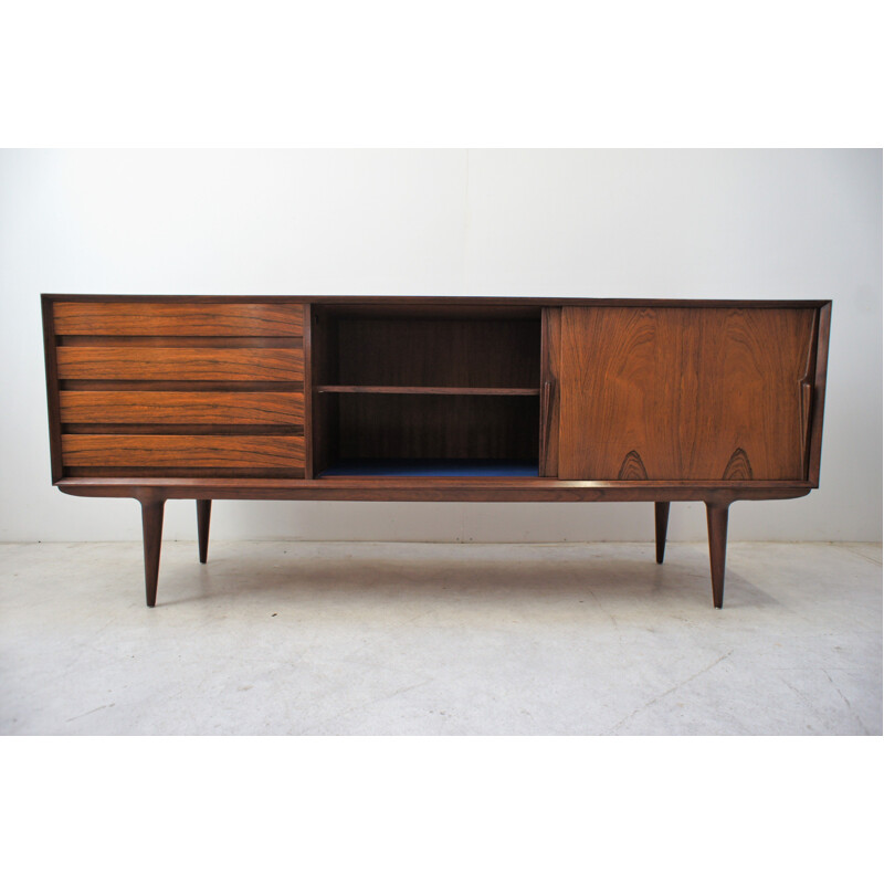 Scandinavian vintage sideboard in Rio rosewood by Omann Jun