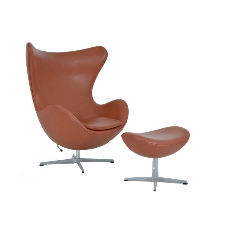 Sedia e poggiapiedi Egg in pelle vintage di Arne Jacobsen per Fritz Hansen