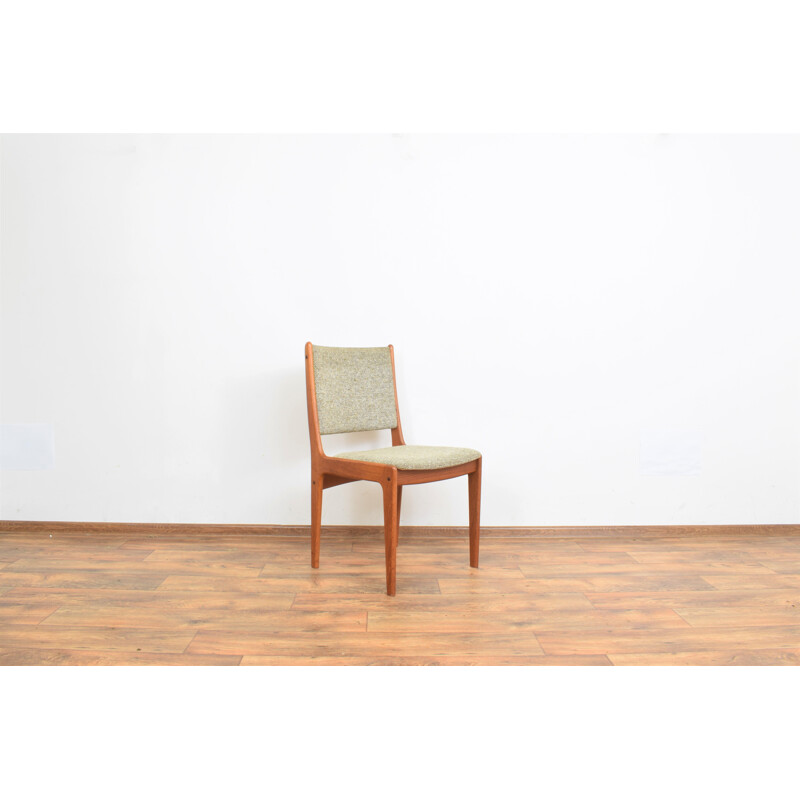 Set van 4 vintage Deense teakhouten stoelen van Johannes Andersen, 1960