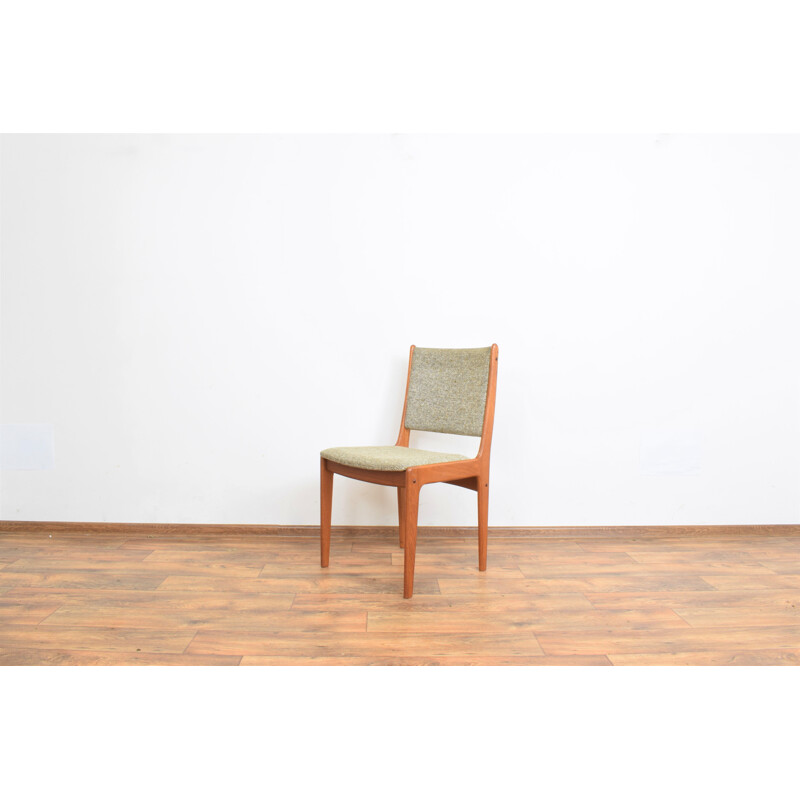 Set van 4 vintage Deense teakhouten stoelen van Johannes Andersen, 1960