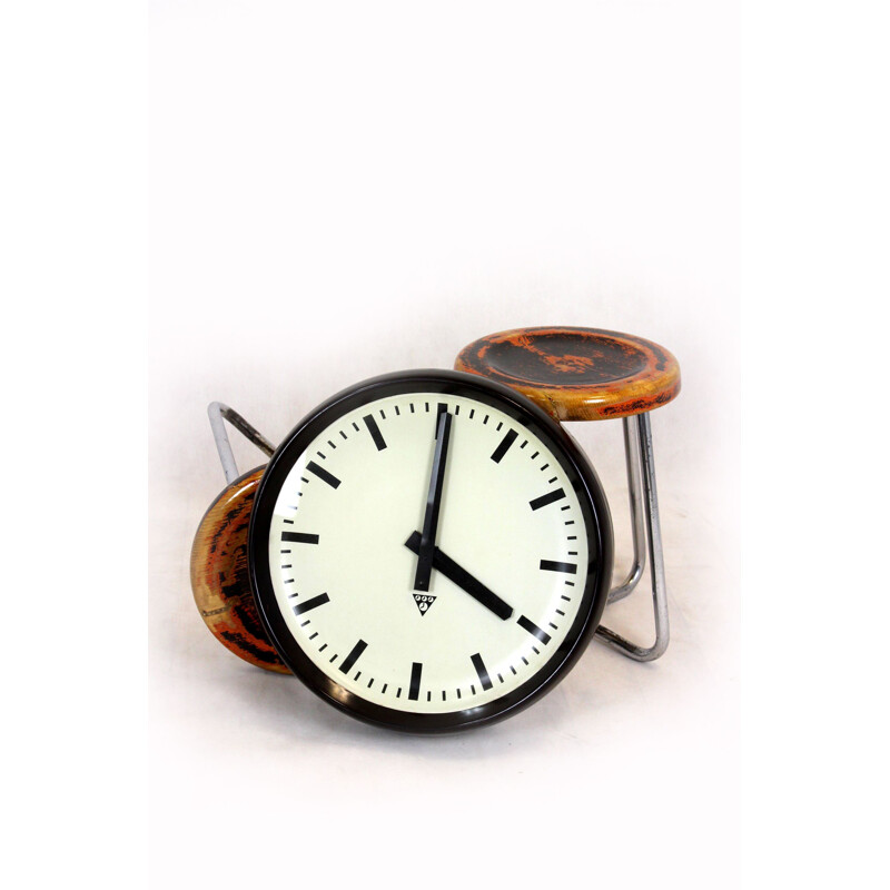 Horloge ferroviaire vintage en bakélite de Pragotron, 1950