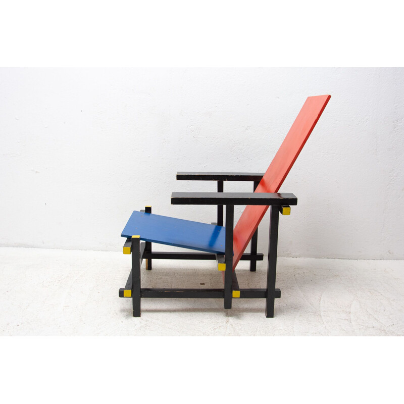 Vintage Bauhaus wooden armchair by Entwurf Gerrit Rietveld, 1970s