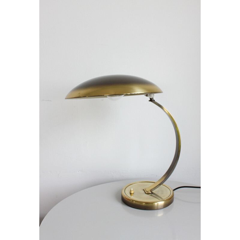 Vintage Bauhaus Idell 6751 bureaulamp in messing door Christian Dell voor Kaiser