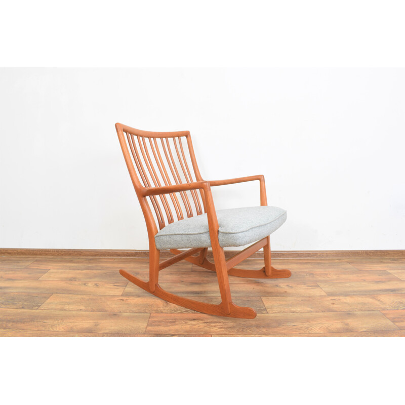 Vintage oakwood Ml33 rocking chair by Hans J. Wegner for As Mikael Laursen, 1950s